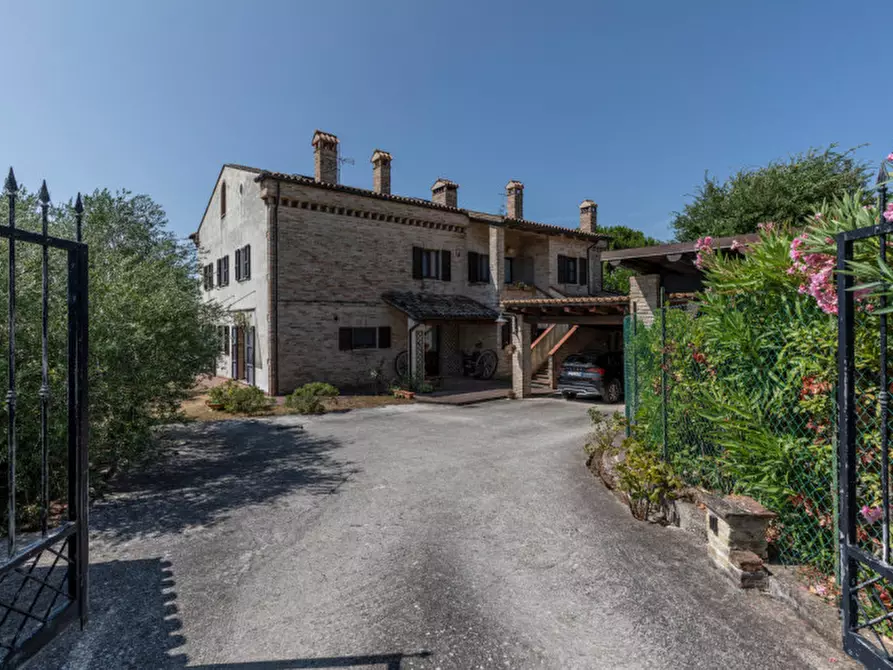 Immagine 1 di Casa bifamiliare in vendita  in Strada del Castellano 76 a Ancona