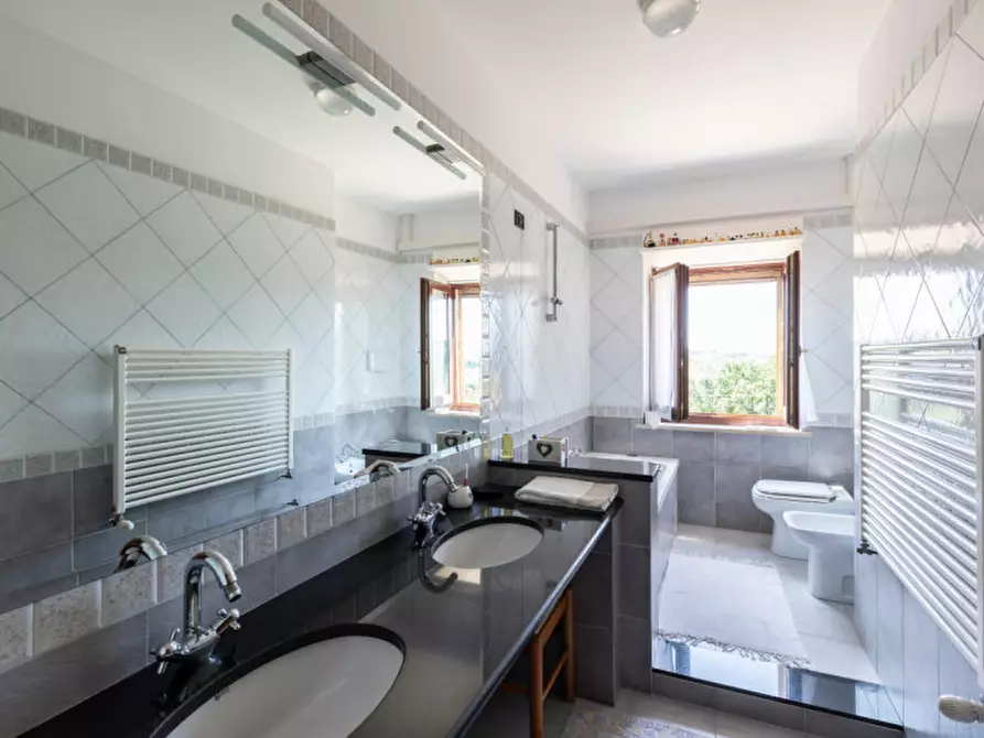 Immagine 18 di Casa bifamiliare in vendita  in Strada del Castellano 76 a Ancona