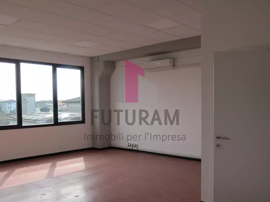 Immagine 4 di Capannone industriale in affitto  a Camisano Vicentino