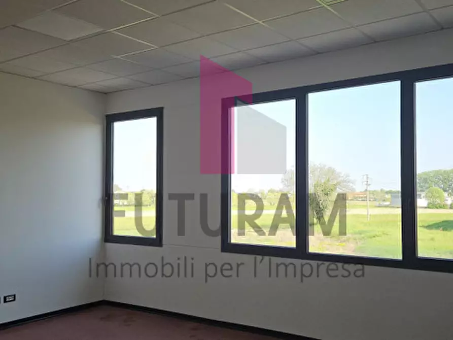 Immagine 8 di Capannone industriale in affitto  a Camisano Vicentino