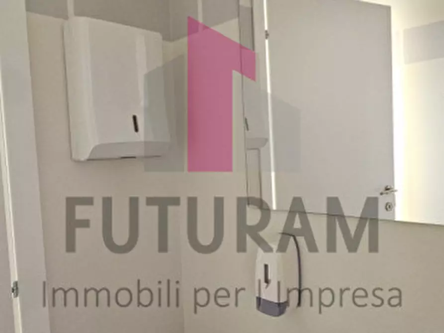 Immagine 11 di Capannone industriale in affitto  a Camisano Vicentino