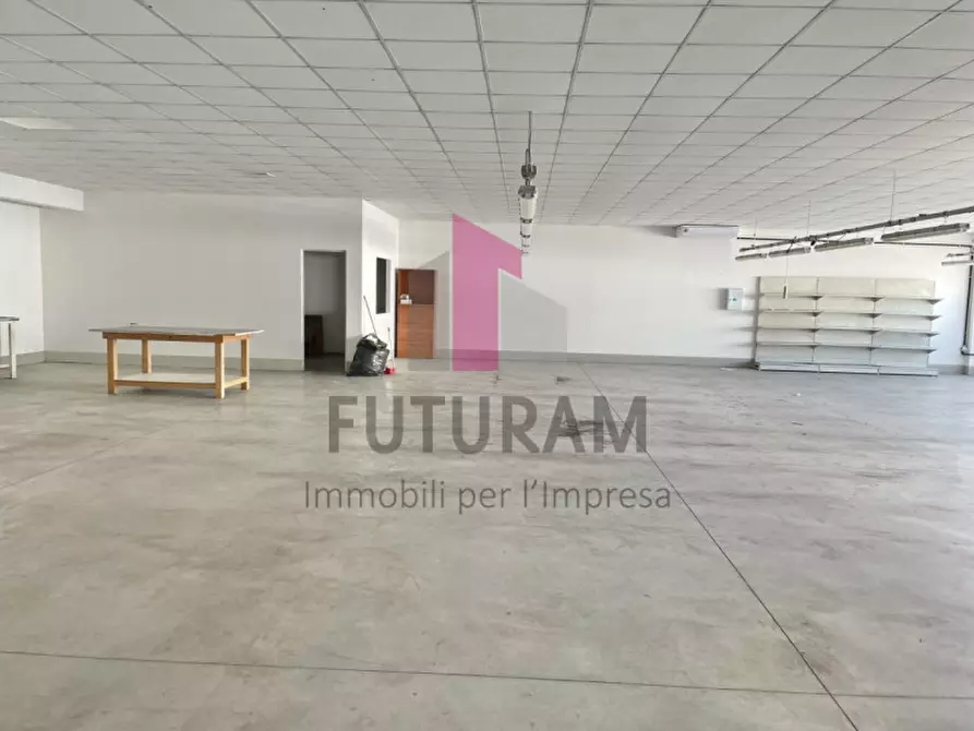 Immagine 2 di Capannone industriale in affitto  in VIA BRENTA a Dueville