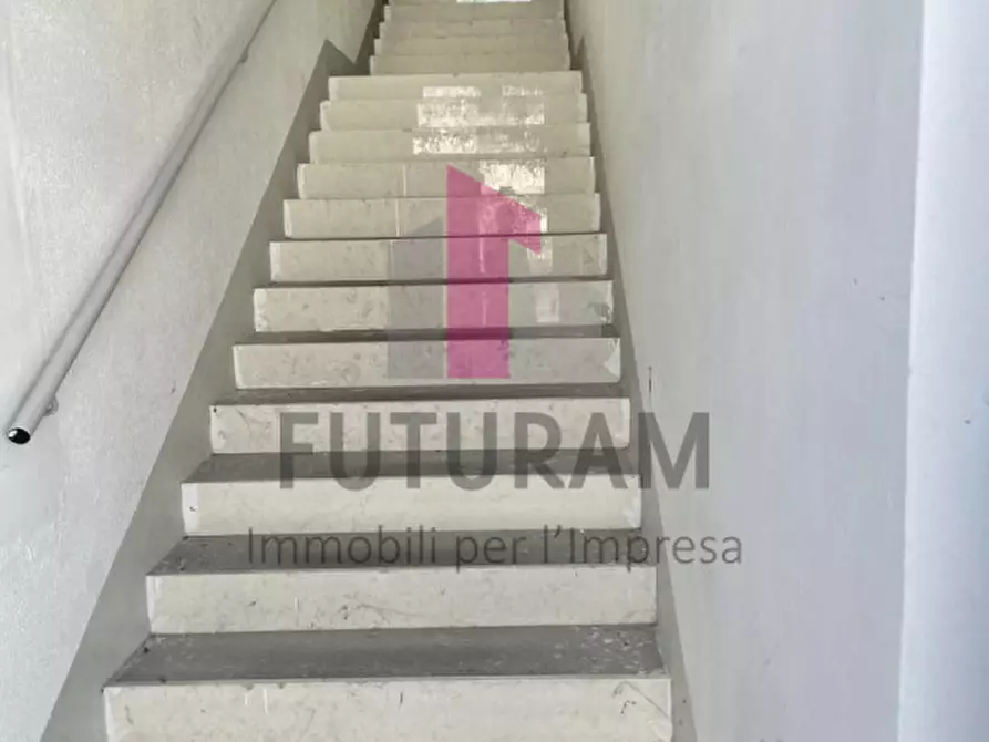 Immagine 5 di Capannone industriale in affitto  in VIA BRENTA a Dueville