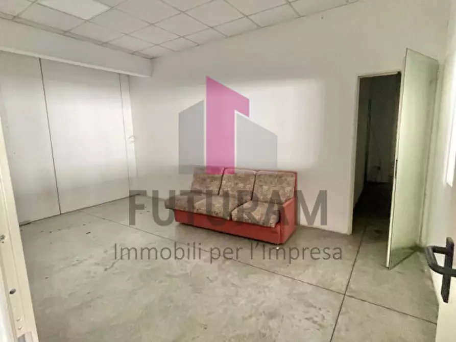 Immagine 8 di Capannone industriale in affitto  in VIA BRENTA a Dueville