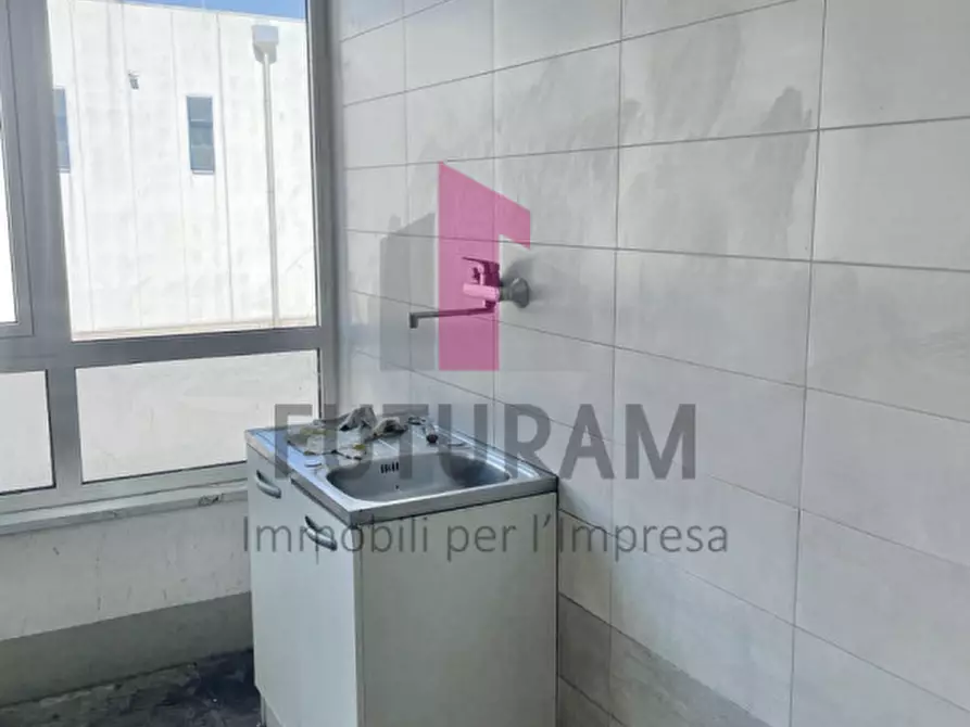 Immagine 14 di Capannone industriale in affitto  in VIA BRENTA a Dueville