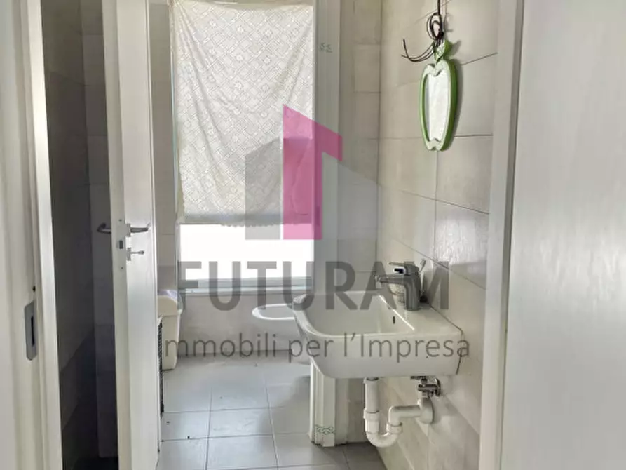 Immagine 15 di Capannone industriale in affitto  in VIA BRENTA a Dueville