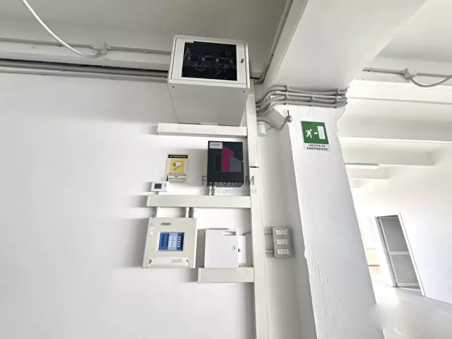 Immagine 20 di Capannone industriale in affitto  a Dueville