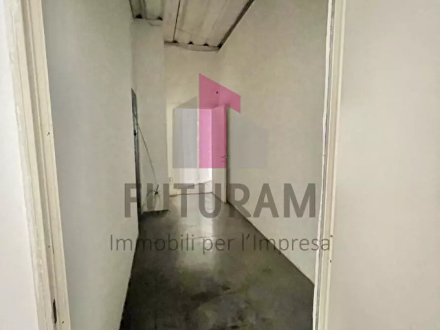 Immagine 28 di Capannone industriale in affitto  a Dueville