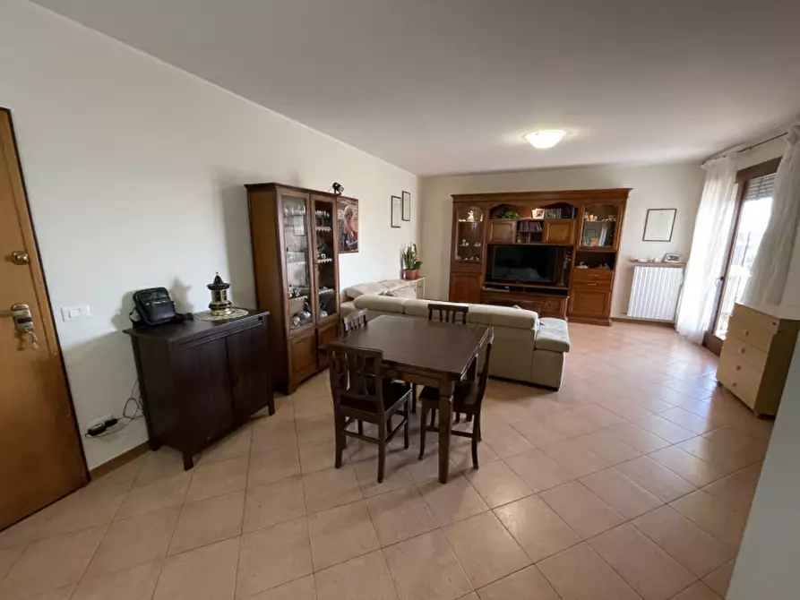 Immagine 11 di Appartamento in vendita  a Suzzara