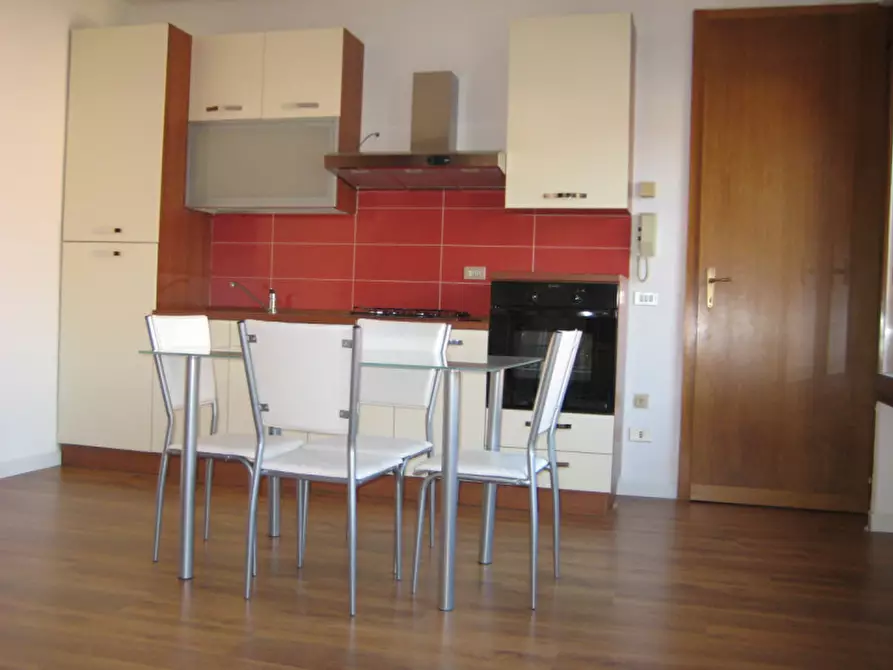Immagine 1 di Appartamento in affitto  in Via Petrarca n. 13 a Vittorio Veneto