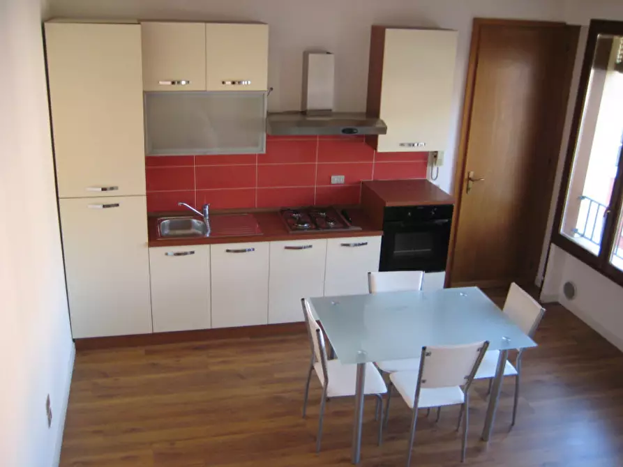 Immagine 5 di Appartamento in affitto  in Via Petrarca n. 13 a Vittorio Veneto