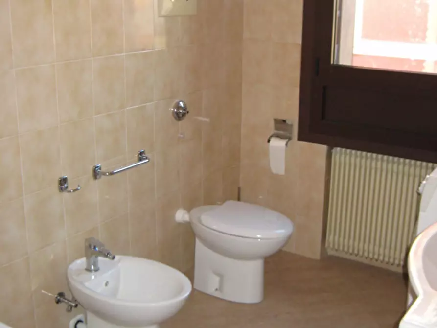 Immagine 8 di Appartamento in affitto  in Via Petrarca n. 13 a Vittorio Veneto