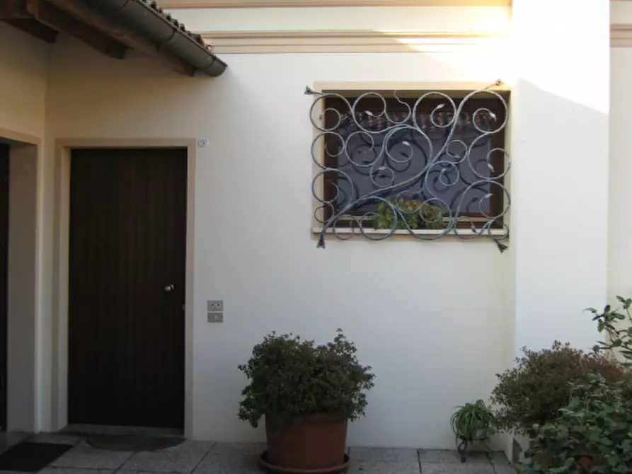 Immagine 13 di Appartamento in affitto  in Via Petrarca n. 13 a Vittorio Veneto
