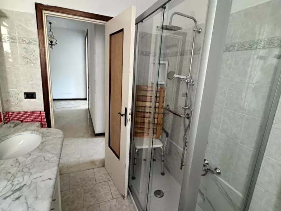 Immagine 17 di Appartamento in vendita  in Corso Vittorio Veneto 52 a Savona