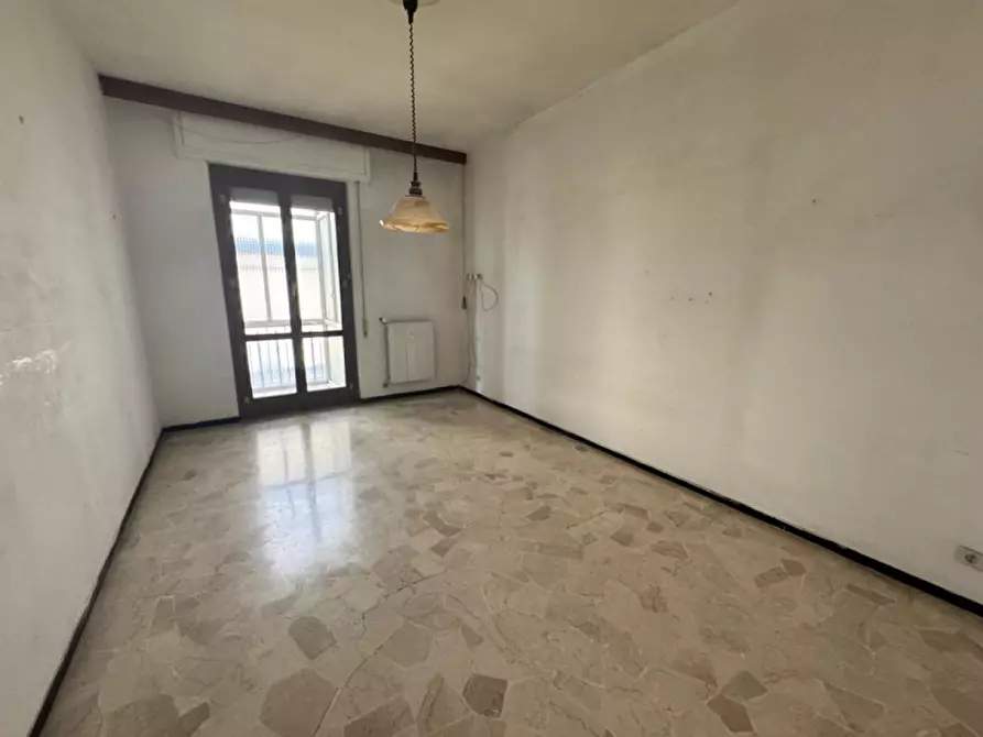 Immagine 19 di Appartamento in vendita  in Corso Vittorio Veneto 52 a Savona