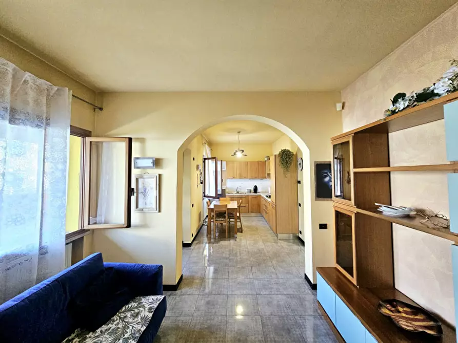 Immagine 1 di Casa indipendente in vendita  in via precettole a Urbana