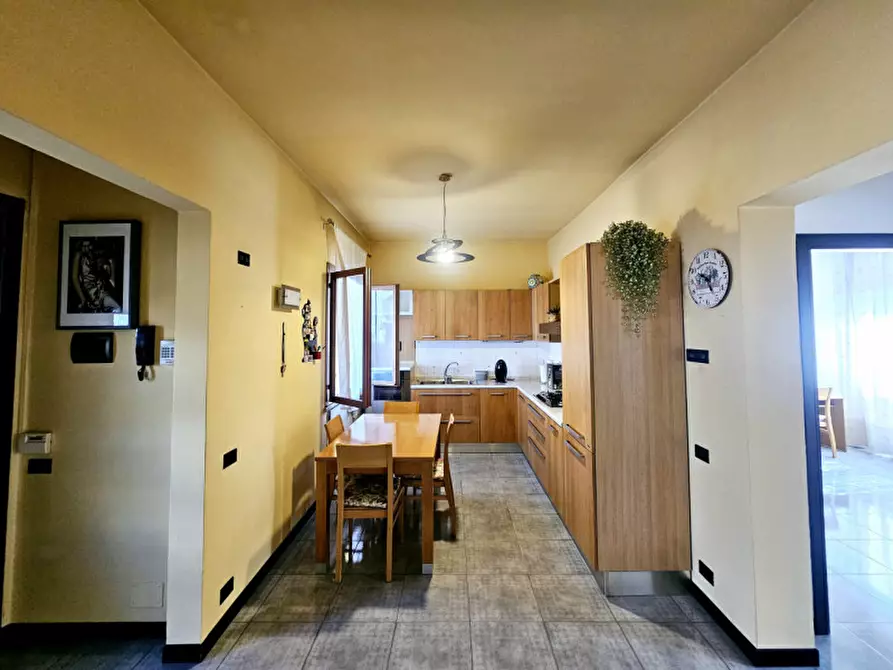 Immagine 4 di Casa indipendente in vendita  in via precettole a Urbana