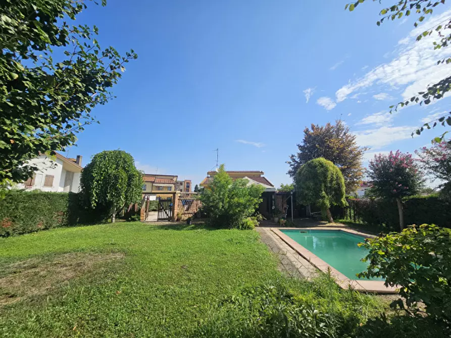 Immagine 8 di Casa indipendente in vendita  in via precettole a Urbana