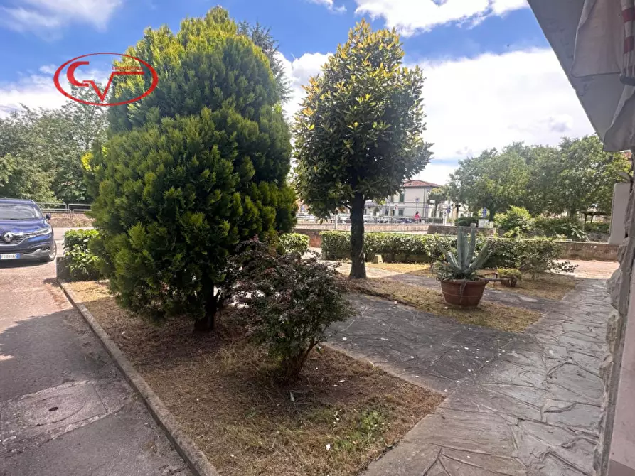 Immagine 2 di Villa in vendita  in Via Ammiraglio Ernesto Burzagli a Montevarchi