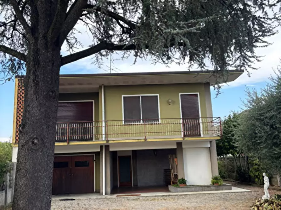 Immagine 6 di Villa in vendita  in Via Bagotta a Turbigo