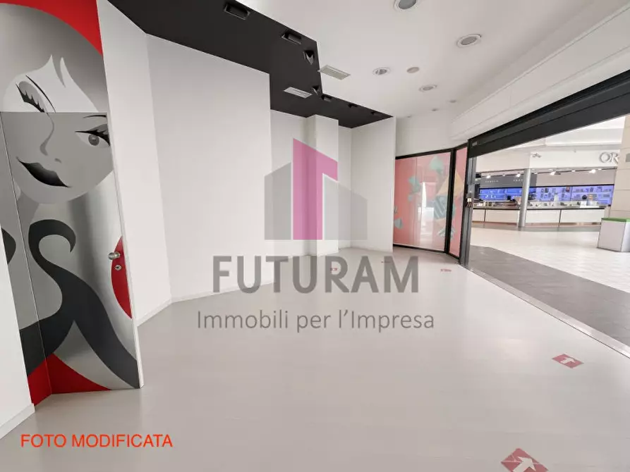 Immagine 7 di Negozio in affitto  a Torri Di Quartesolo