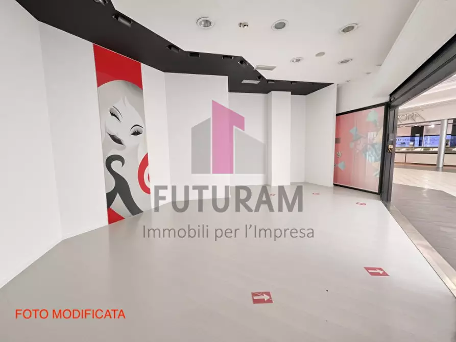 Immagine 8 di Negozio in affitto  a Torri Di Quartesolo