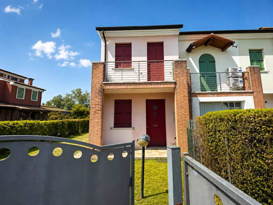 Immagine 2 di Villetta a schiera in vendita  in Via Roma a Urbana