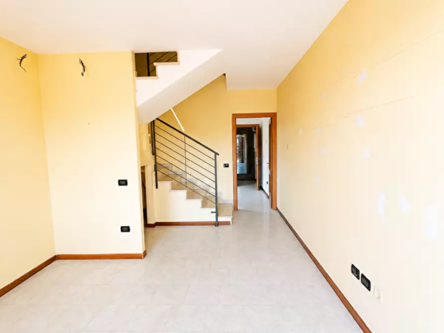 Immagine 4 di Villetta a schiera in vendita  in Via Roma a Urbana