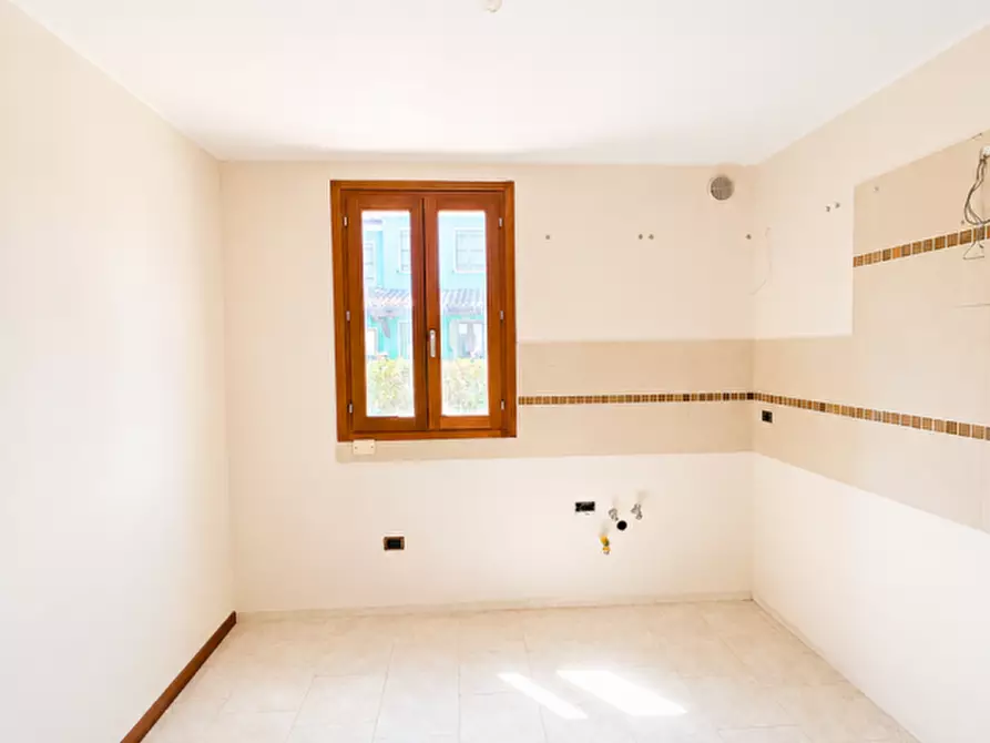Immagine 7 di Villetta a schiera in vendita  in Via Roma a Urbana