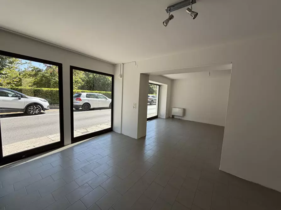 Immagine 4 di Negozio in affitto  in Via Giuseppe Garibaldi n. 80 a Vittorio Veneto