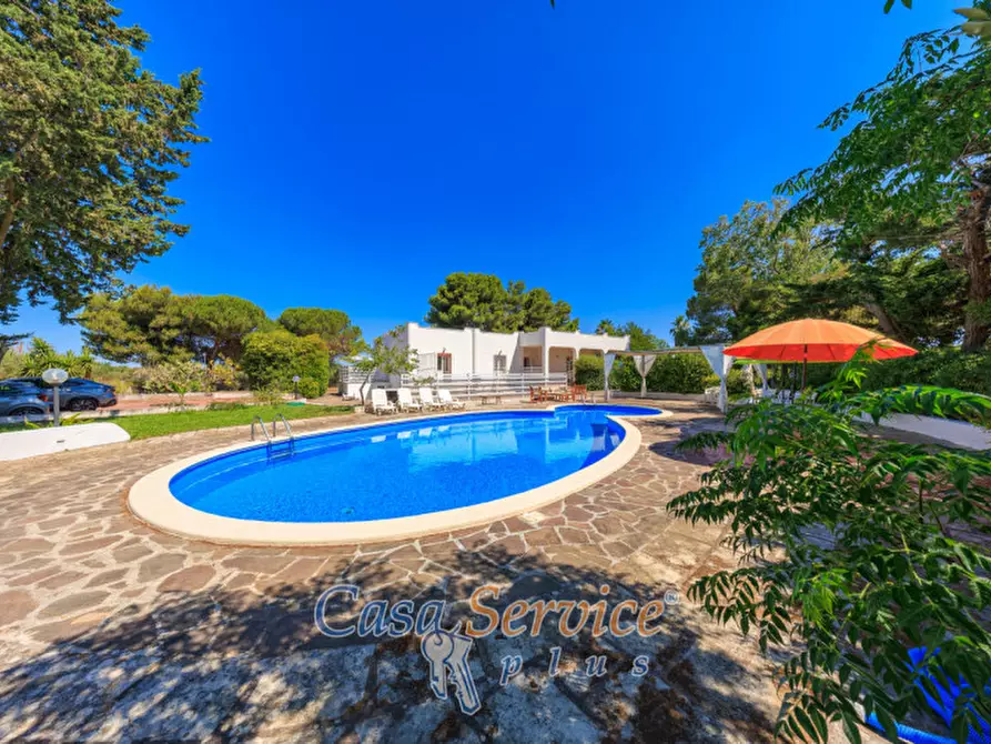 Immagine 1 di Villa in vendita  in Parco Naturale Regionale Litorale di Ugento, SP88, 73059 Ugento LE, Italia a Ugento