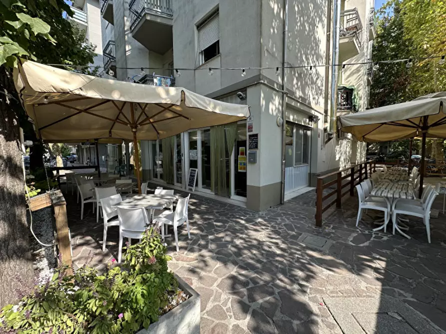 Immagine 1 di Attività commerciale in vendita  in Viale Raffaello Sanzio 28 a Cesenatico