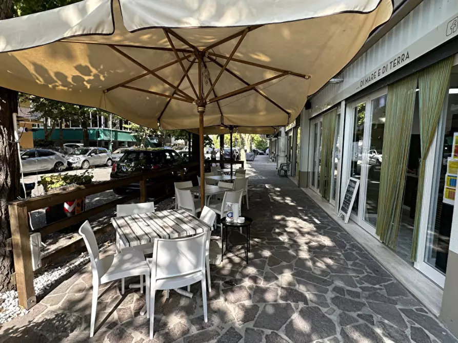 Immagine 2 di Attività commerciale in vendita  in Viale Raffaello Sanzio 28 a Cesenatico