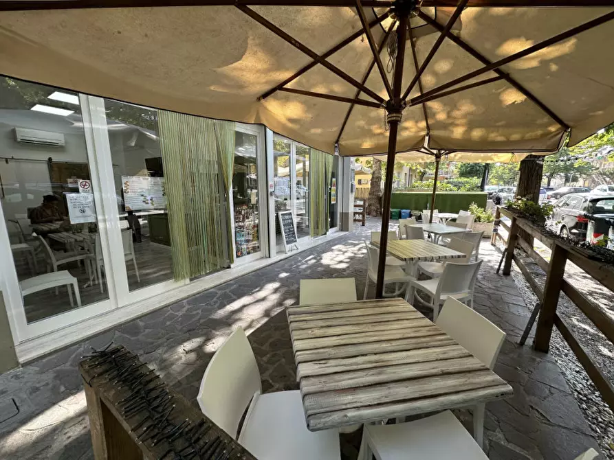 Immagine 3 di Attività commerciale in vendita  in Viale Raffaello Sanzio 28 a Cesenatico