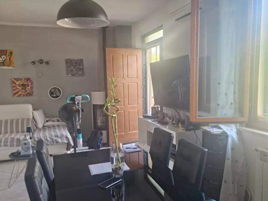 Immagine 4 di Appartamento in vendita  a Lucignano