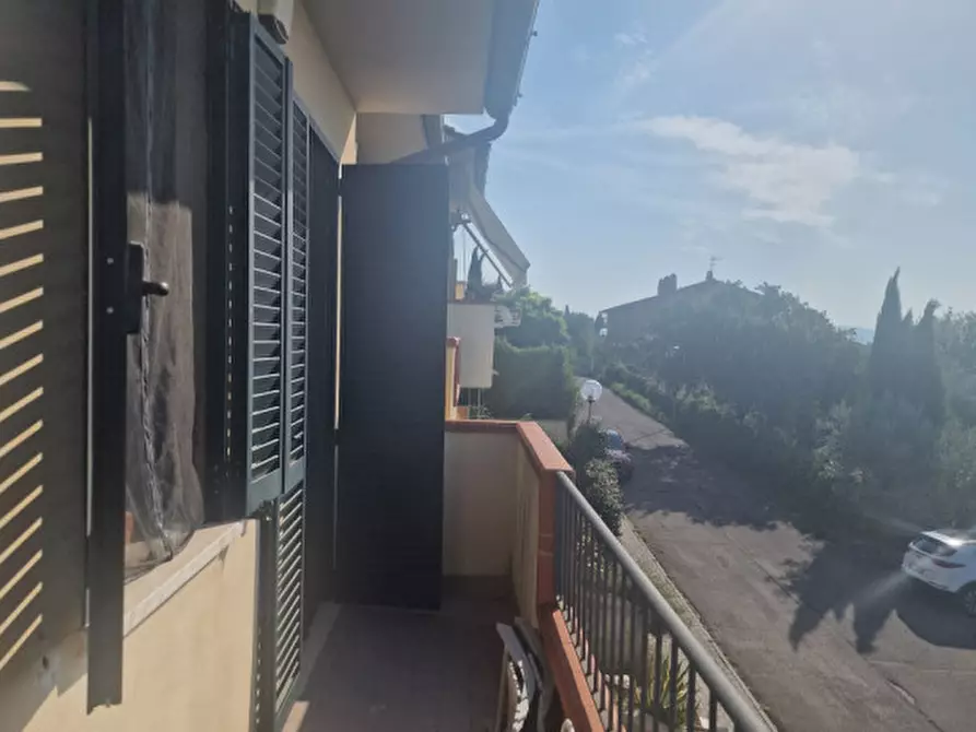 Immagine 12 di Appartamento in vendita  a Lucignano