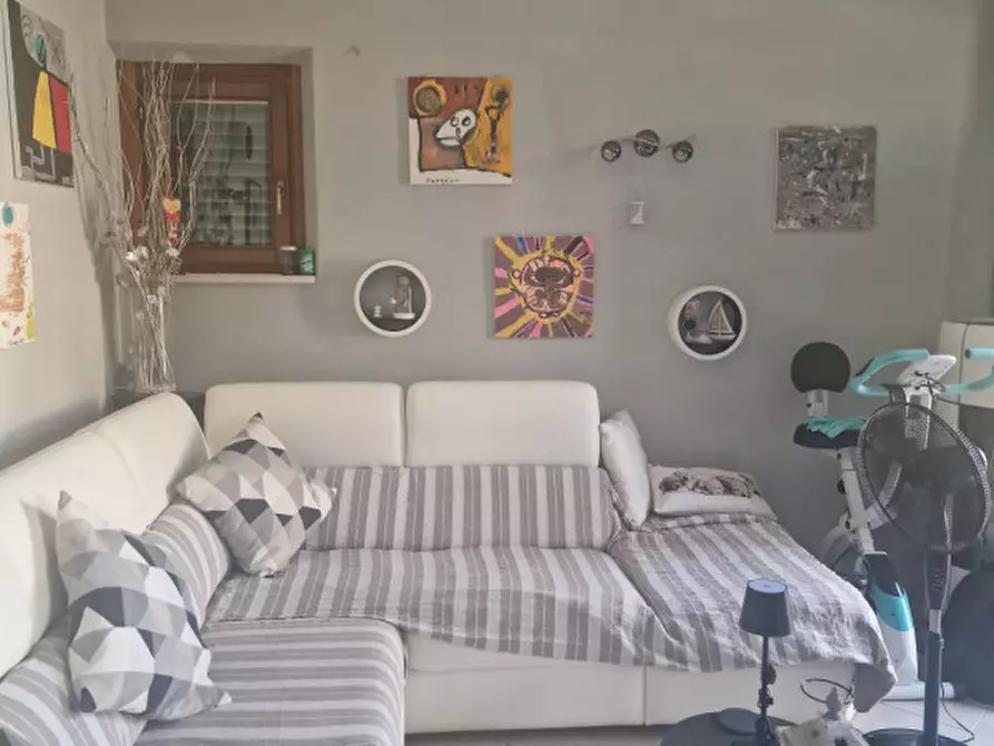 Immagine 17 di Appartamento in vendita  a Lucignano