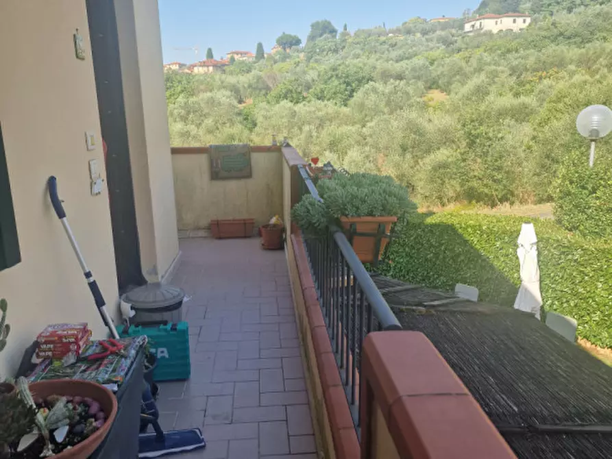 Immagine 19 di Appartamento in vendita  a Lucignano