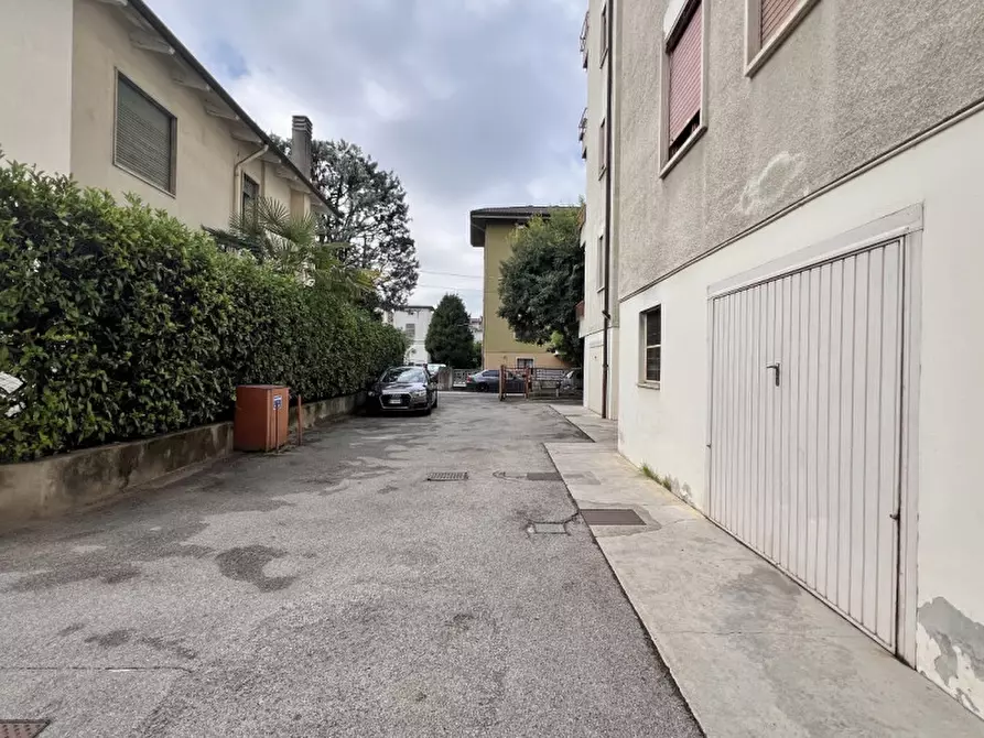 Immagine 24 di Appartamento in vendita  in via Luzzatti a Vicenza
