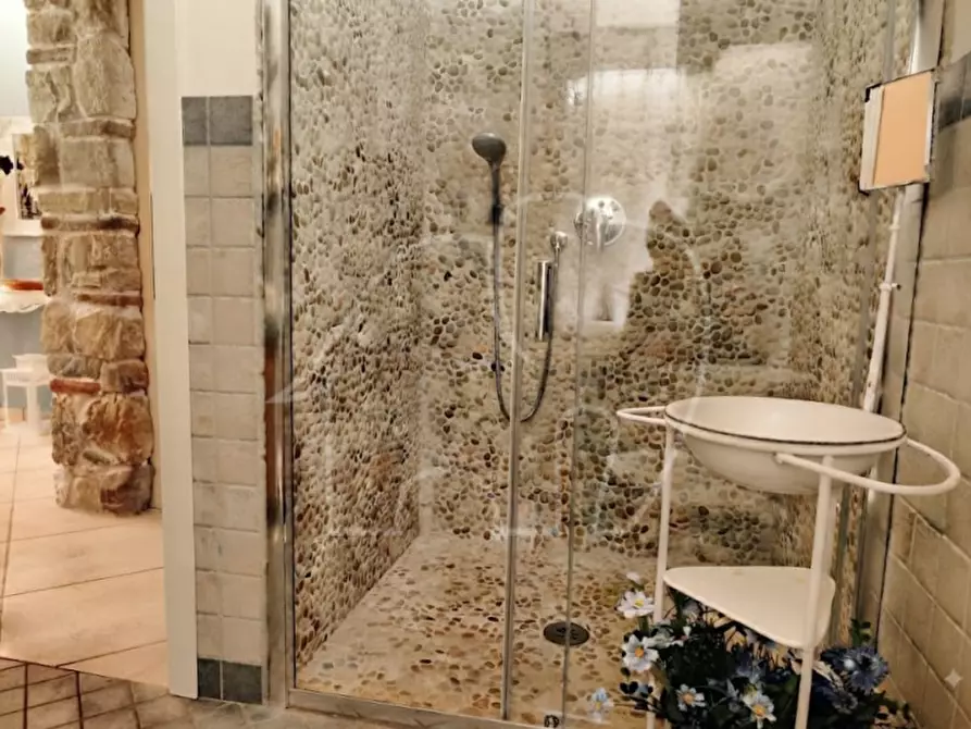 Immagine 13 di Appartamento in vendita  a Bardolino