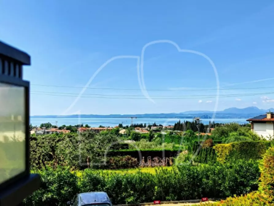 Immagine 17 di Appartamento in vendita  a Bardolino