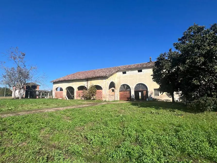 Immagine 1 di Rustico / casale in vendita  in via Montà a Padova