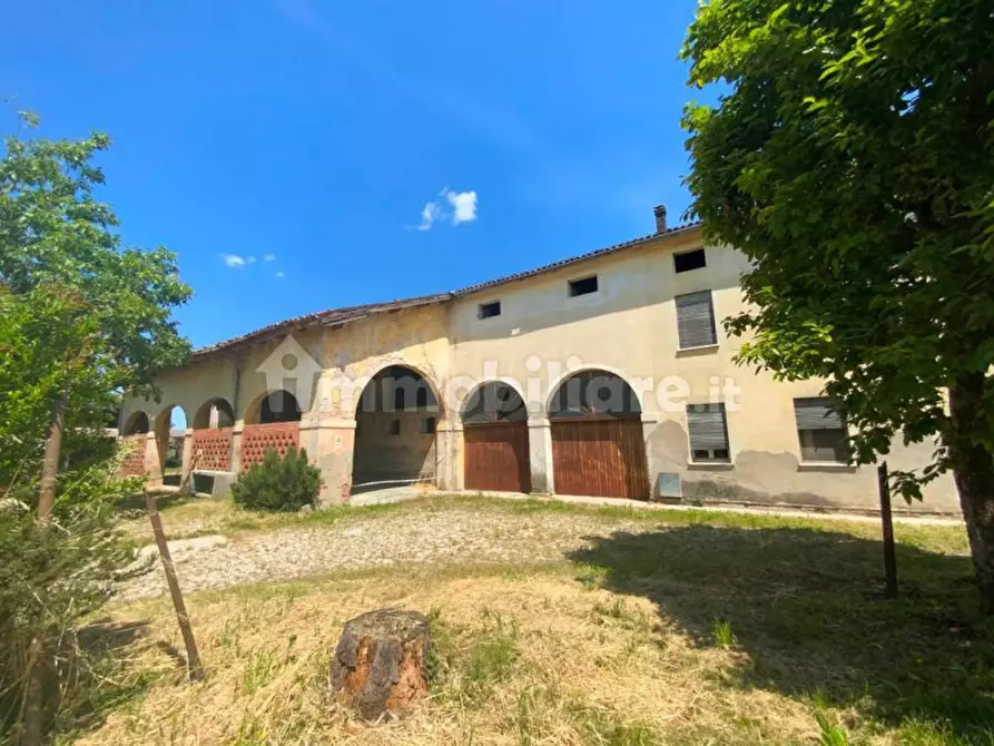 Immagine 3 di Rustico / casale in vendita  in via Montà a Padova