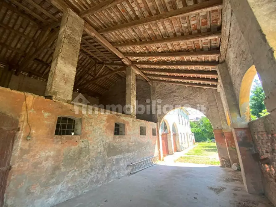 Immagine 11 di Rustico / casale in vendita  in via Montà a Padova