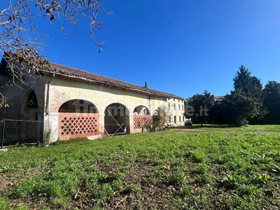 Immagine 12 di Rustico / casale in vendita  in via Montà a Padova
