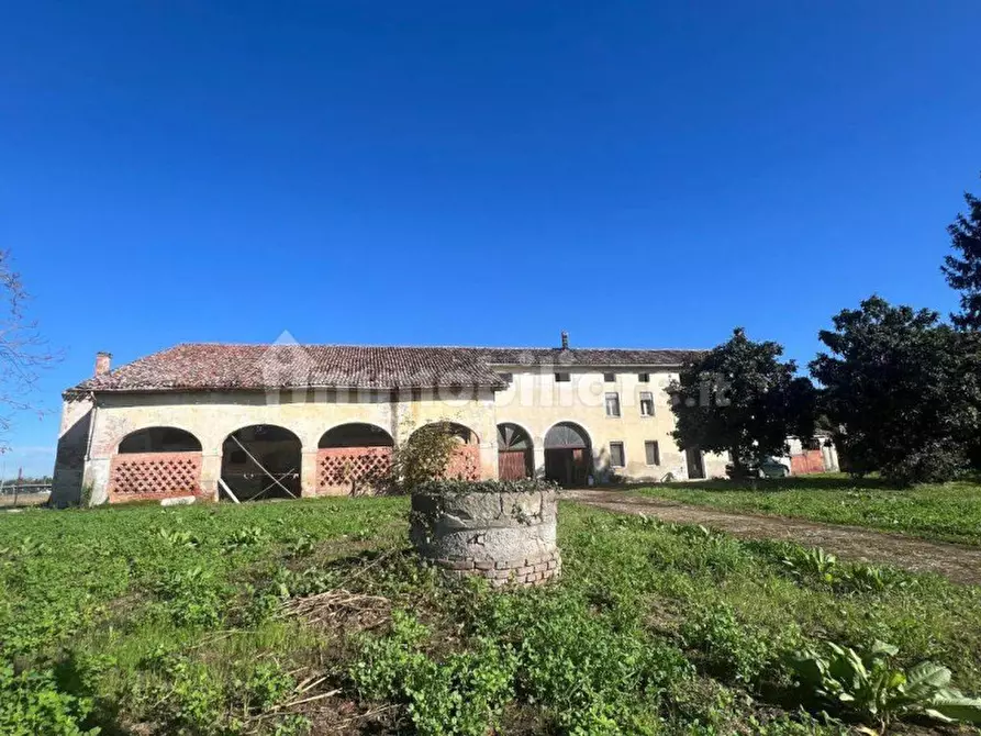 Immagine 13 di Rustico / casale in vendita  in via Montà a Padova