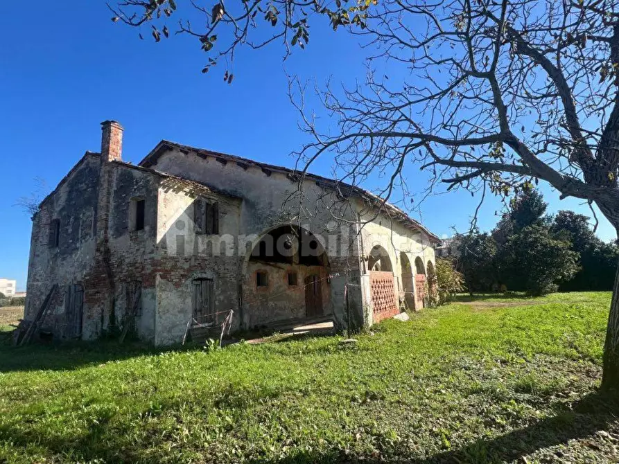 Immagine 14 di Rustico / casale in vendita  in via Montà a Padova