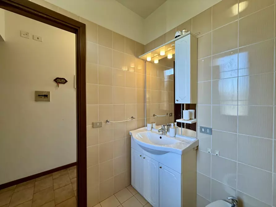 Immagine 19 di Appartamento in affitto  in via Monte Baldo a Lazise