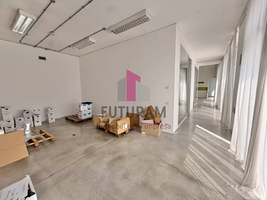 Immagine 5 di Ufficio in affitto  in VIALE DEL LAVORO,100 a Vicenza