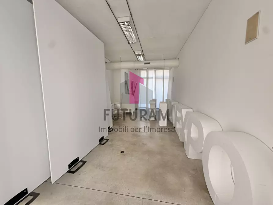 Immagine 8 di Ufficio in affitto  in VIALE DEL LAVORO,100 a Vicenza